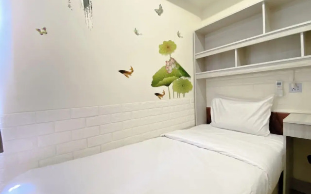 Great Homey 2Br At Meikarta Apartment