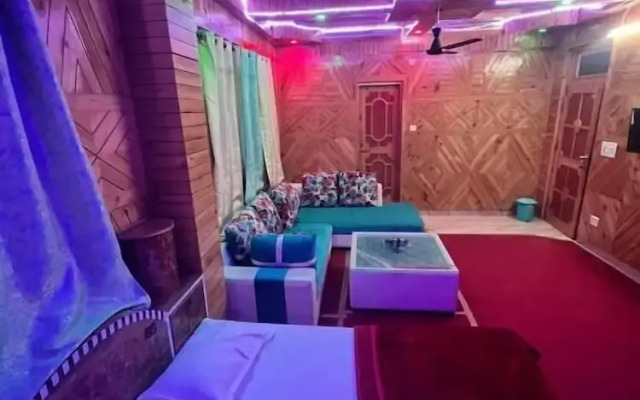 Majestic Mountain Bhaiji Guest House