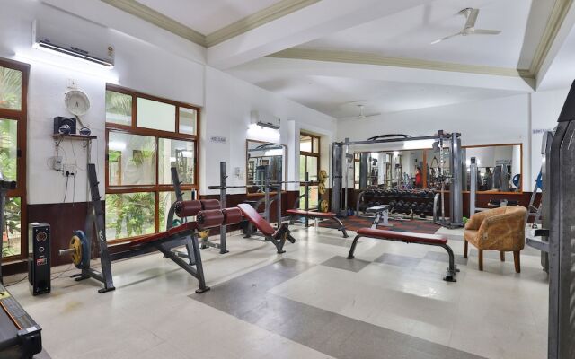 Capital O 16350 Infocity Club And Resort