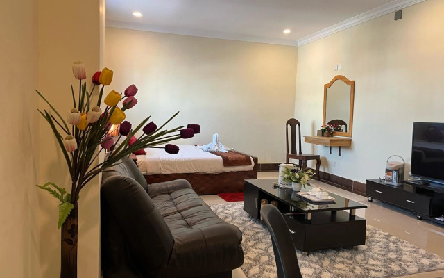 Queen Wood Hotel