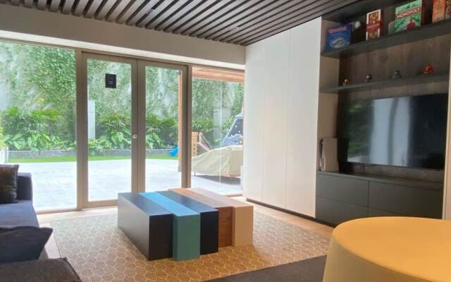 W Loft With Balcony in Luxury Building Barranco