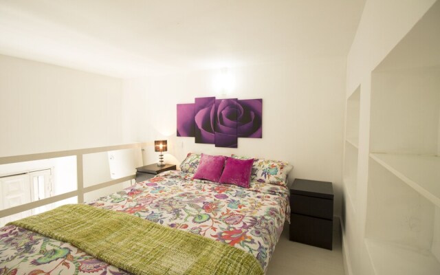 Dúplex con puerta a la calle cercano a Cuatro Caminos