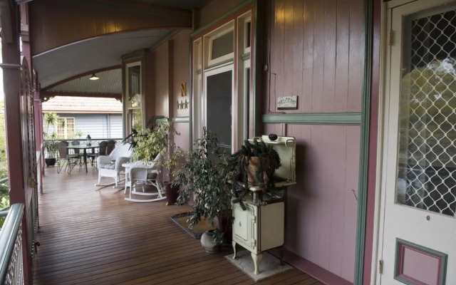布里斯班纳拉可帕馆住宿加早餐旅馆(Naracoopa Bed & Breakfast & Pavilion Brisbane)