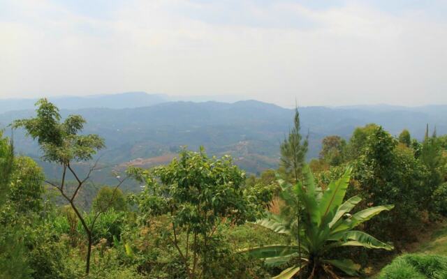 Nyungwe Top View Hotel