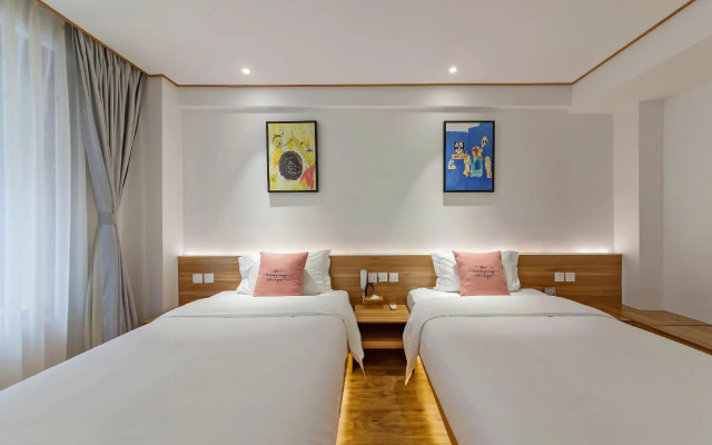 Allston Hotel (Xiamen Zhongshan Road Bailuzhou Park)