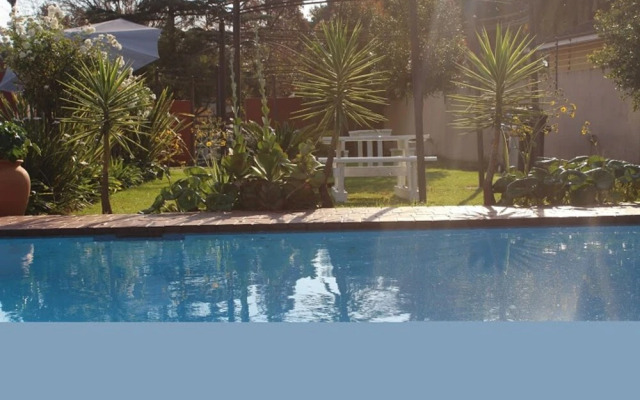 Flamboyant Guest Lodge