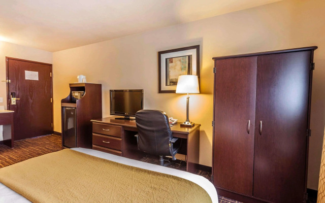 Quality Inn Near Seattle Premium Outlets Arlington