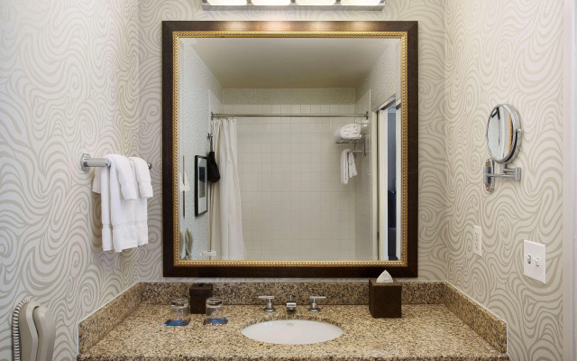 Juniper Hotel Cupertino, Curio Collection by Hilton