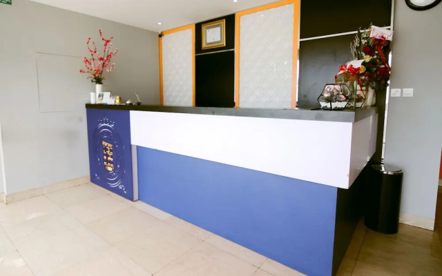 Oyo 592 Budget Hotel by the Harbour
