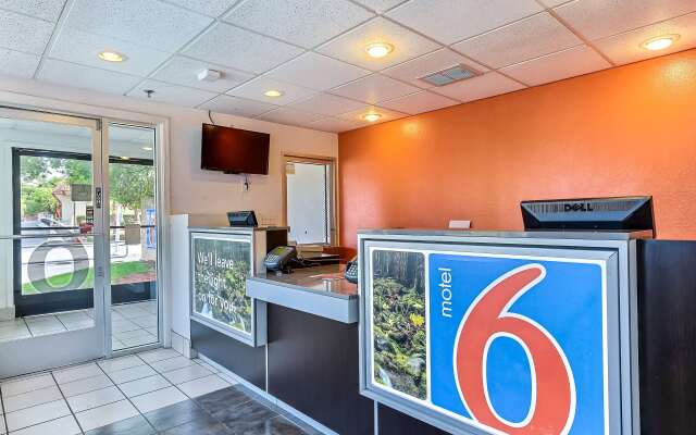 Motel 6 Pinole, CA