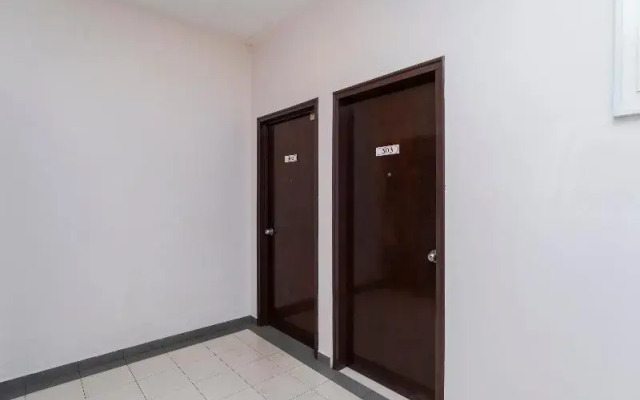 OYO 44027 Golden Horse Hotel