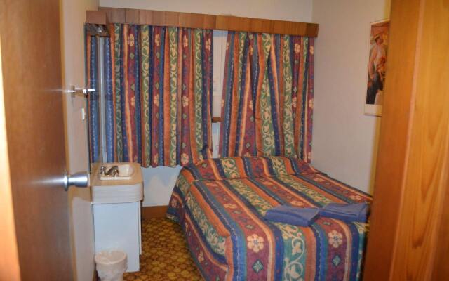 Monarch Motel Hotel
