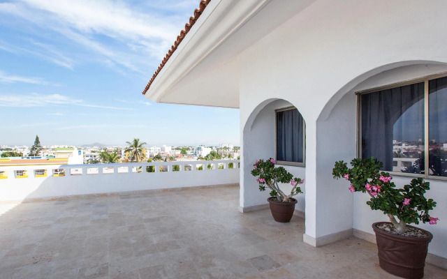 Hotel Quijote Inn
