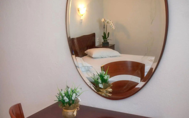 Lina Apartments