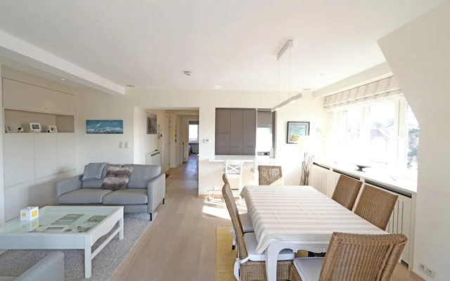 Apartment in Knokke Near Zeedijk Beach