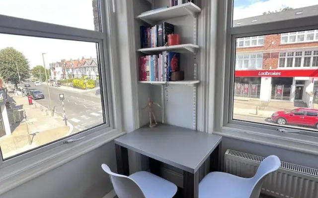 Cozy London Apartment With Great Location