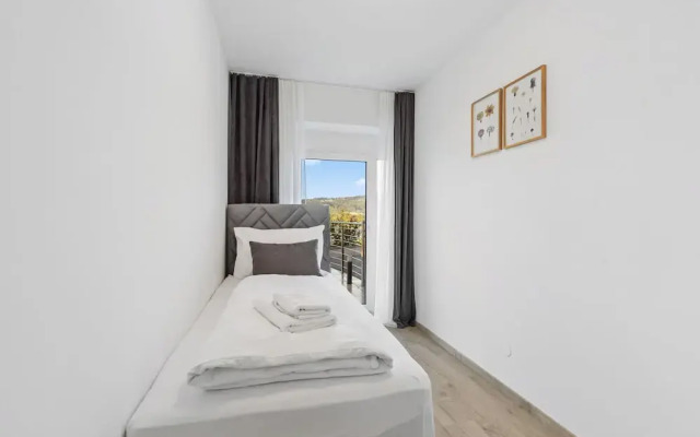 Maria Blick Lake View Apartments