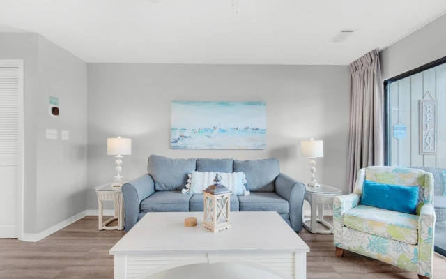 Seascape Lakefront Villas 128- Retreat Yourself