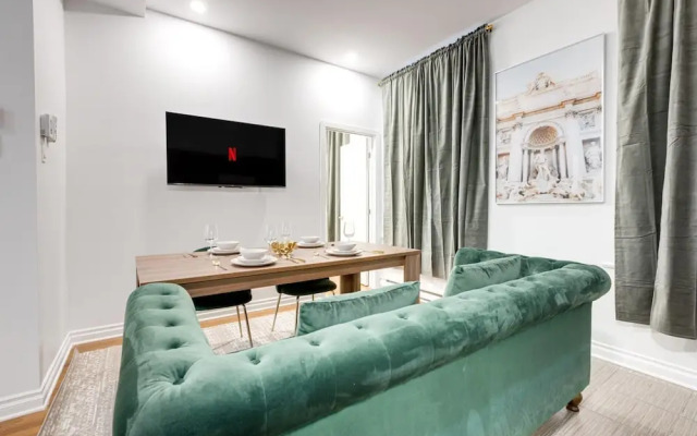 M11 Beautiful Cozy 2BR w AC Perfect Location