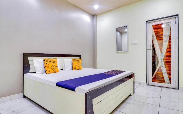 SPOT ON 65353 Hotel Triupati Lawn