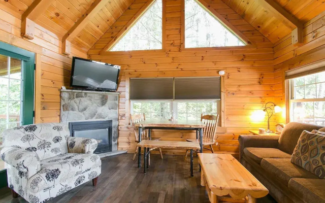 Pine Cove Lodging