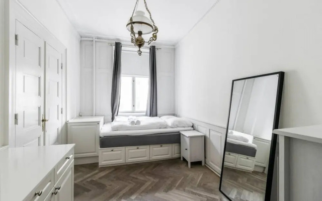 172sqm Next to DK Parliament