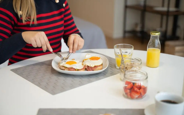 Iconic Nightlife Studio 104