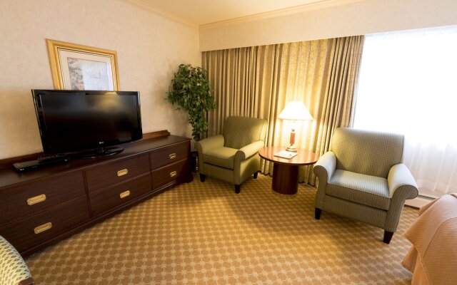 Royal Scot Hotel & Suites