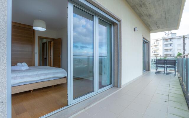 Buarcos Sunset Apartment by Rent4all