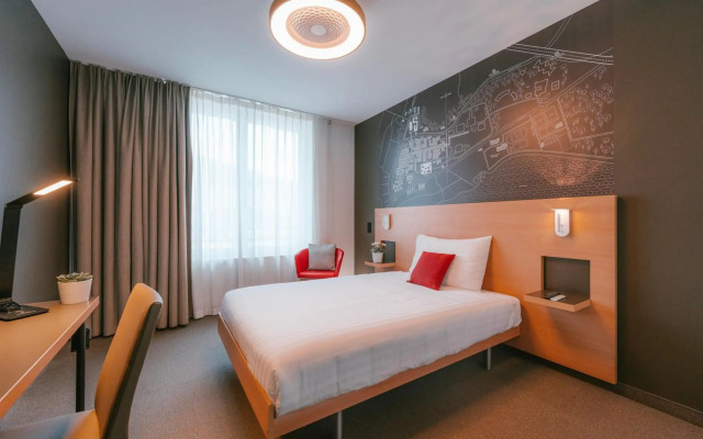 SwissTech Hotel
