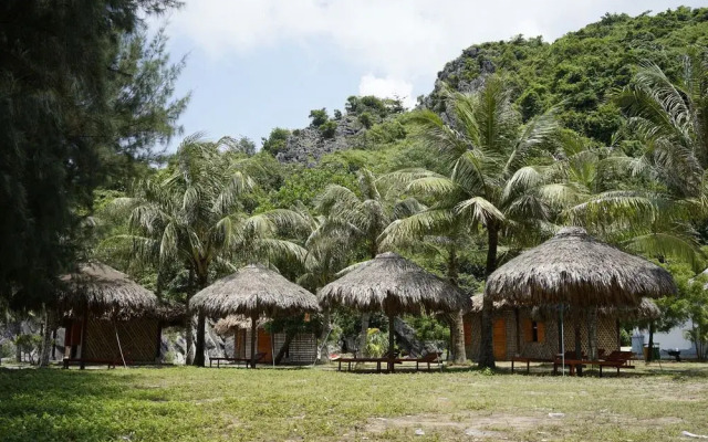 Cat Ba Emerald Beach