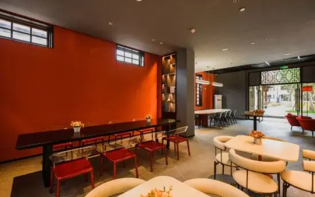 Yixi Hotel