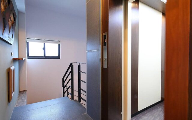 Midori Hostel