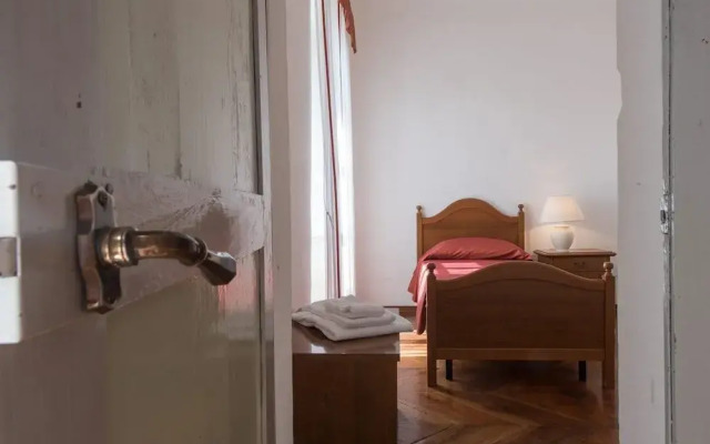 Casa Regina Montis Regalis