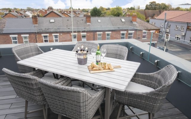 Elliot Oliver - Stunning 3 Bedroom Penthouse With Large Terrace And Parking