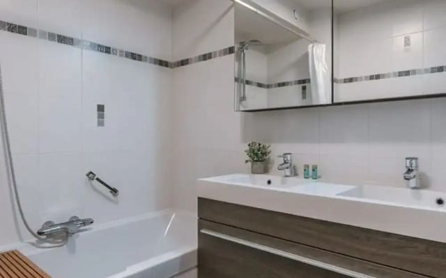 Bright Apartment With Parking Near the Beach