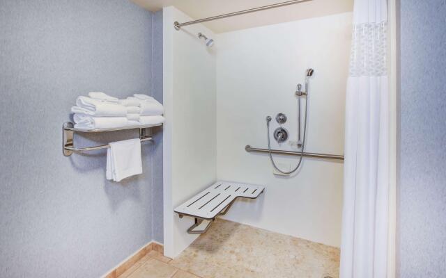 Hampton Inn & Suites Cape Cod-West Yarmouth