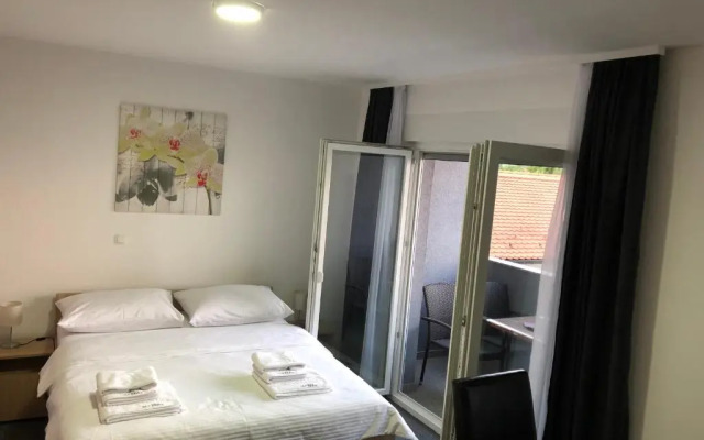 Hostel Mali Pariz