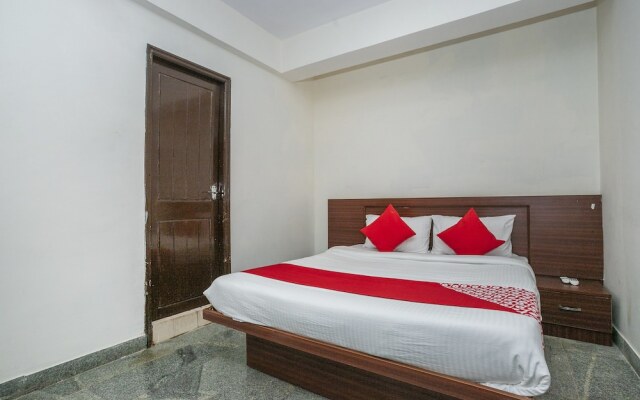 OYO 22940 Sri Durga Residency