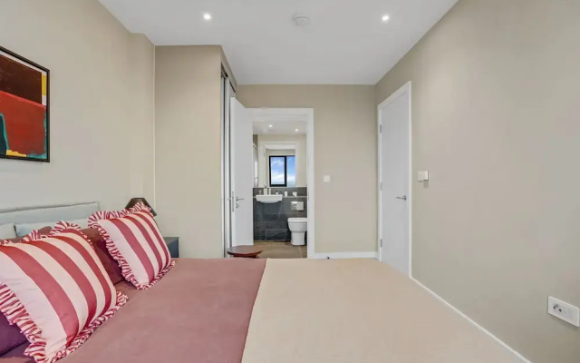 Stunning Two-bedroom Apartment With a Balcony