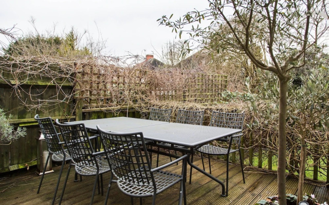 Hardinge Road by Onefinestay