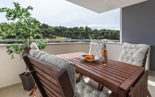 Nice Apartment in Premantura With 2 Bedrooms and Internet