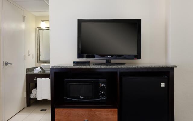 Holiday Inn Express and Suites Atlanta Downtown by IHG