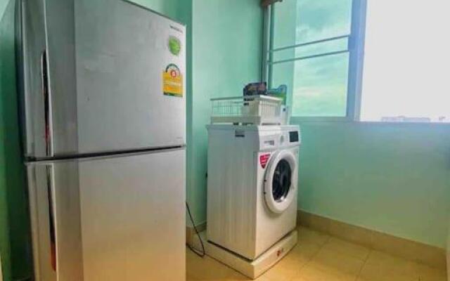 Cozy apartment 70m² with huge balcony, center BKK