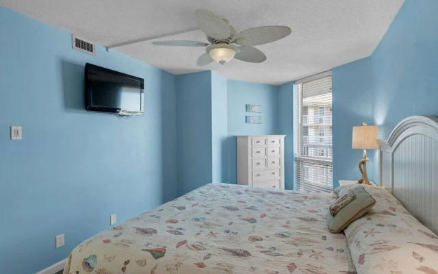 Pelican Walk 904