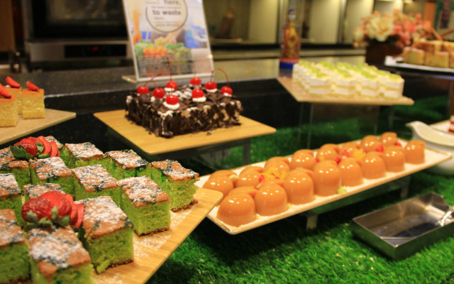 Novotel Jakarta Mangga Dua Square Hotel