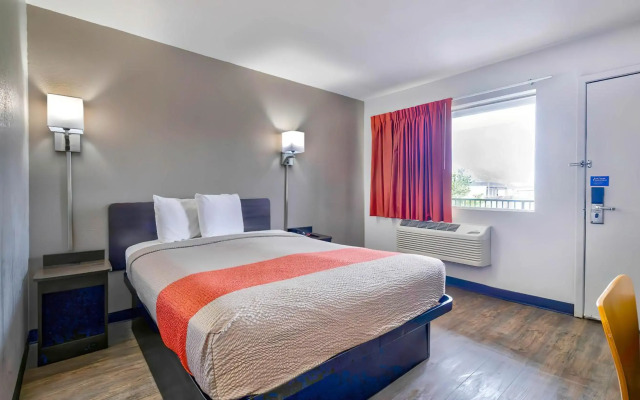 Motel 6 Gallup, NM