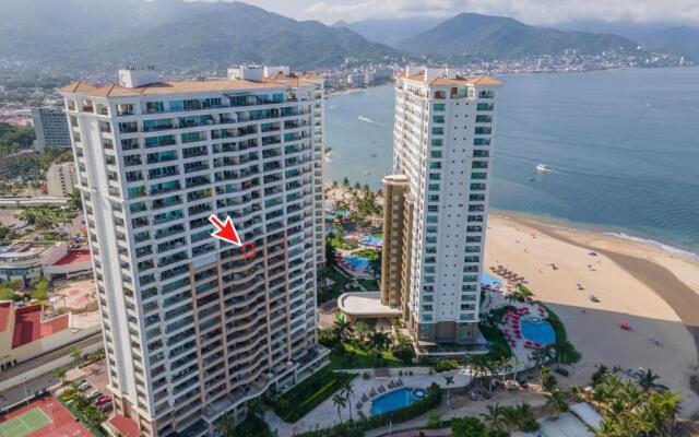 Ocean Front Condo Sleeps 4 Adults-Grand Venetian T3000-1606