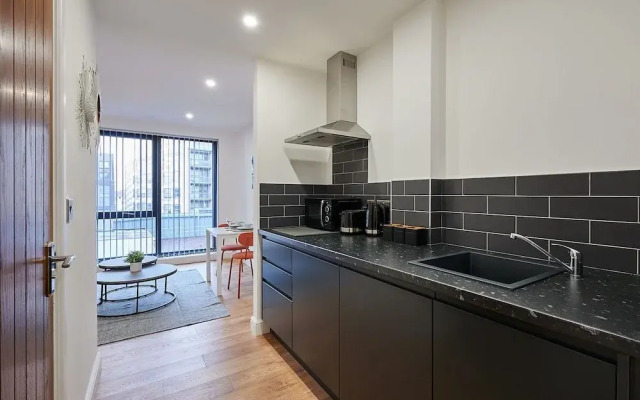 Host Stay Deluxe Studio for Two Sevenstay Apartments