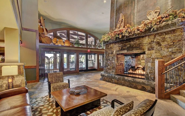 One Ski Hill Place S8325